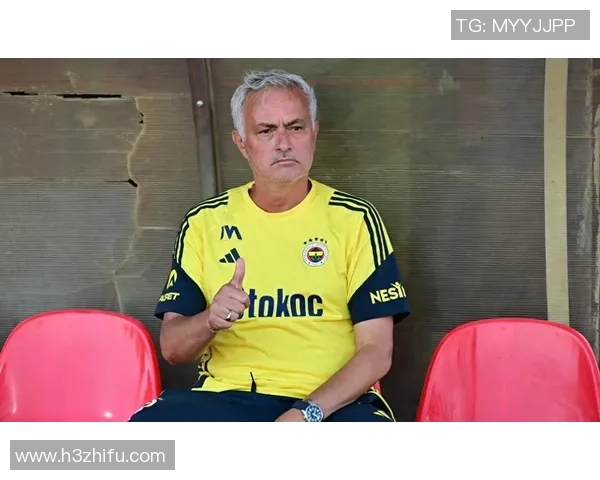 足球明星犀利回应瞬间回顾引发热议的经典场景与对话 足球明星犀利回应瞬间回顾引发热议的经典场景与对话